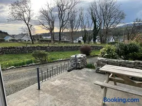 Country Farm House - Image 5