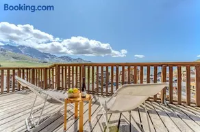 Comfort with Balcony Ski Access and parking - Image 1