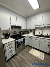 Spacious 1king bd/2queen bd/* 1 mile from I-85 - Image 2