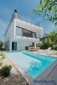 Villa Cordouan avec piscine en bord de mer - Image 1