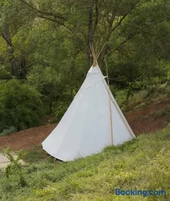 Les Cabânes-Tipi Paco en pleine nature - Image 2