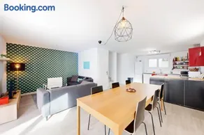 Large Apartment With Terrace In Bayonne - Image 2