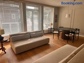 Spacious apartment with roof terrace and balcony - Image 2