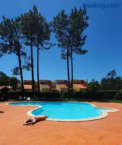 Big Fish 1 - Charming Beach Apartment - Image 1