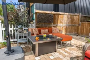 YEG Chic Luxury Accommodation - Image 3