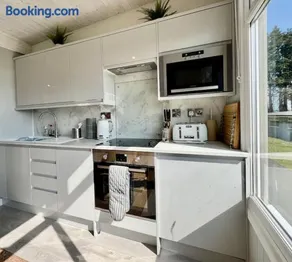 Little Haven, one bed chalet in Dartmouth, Devon - Image 5