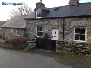 Garth Engan B&B with private lounge - Image 1