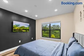 Pet Friendly 3BR House in Charlotte - Image 3