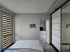 Apartament w centrum miasta z balkonem - Image 1