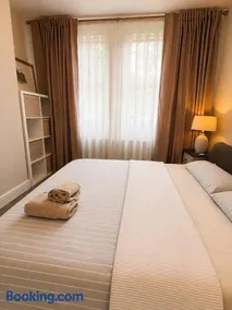 Executive Studio Apartment - Image 4