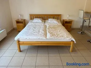 Apartman Tisz-t-a Chill - Image 3