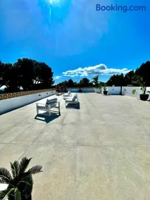 GRAND VILLA Costa del Sol, 10 bedrooms, sleeps up to 30, sea view - Image 4