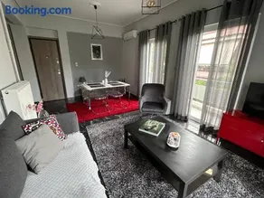 Beautiful apartment next to metro station - Image 1