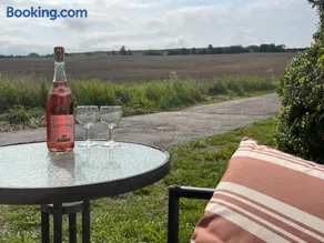 A true nature pearl in idyllic surroundings but close to the city - Image 5
