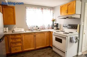 Private one bedroom -entirely self-contained, with no shared living spaces - Image 4