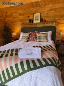 Langley Meadows Cabin - Image 3