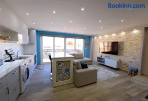 Evi's Apartment - Image 1