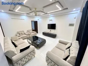 1Bedroom Hall and Kitchen Entire Flat Main ISB - Image 5