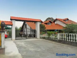 Idyllic House in Kutina with Enclosed Garden - Image 2