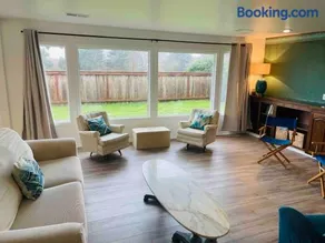Surfside Beach House near Ancient Redwoods - Image 1