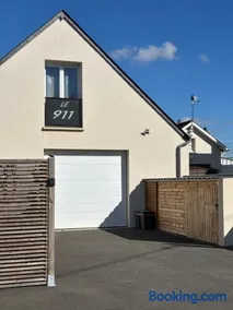 LE 911 - Image 2