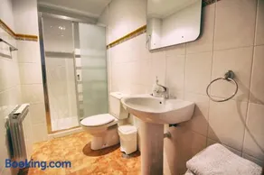 Apartamentos La Fuente de Enmedio - Image 5