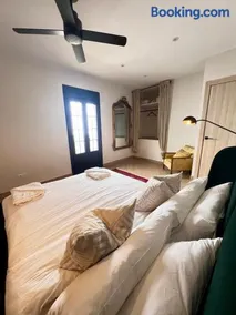 Renovated cinema town house in Comares - Image 4