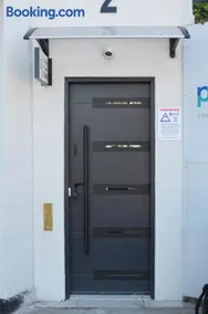 Deluxe and Modern Studio Apartment in Sydenham - Image 3