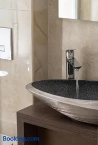 Crist Luxury Apartments - Image 2