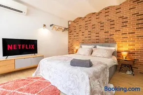 CHARMANT STUDIO RENOVÉ 150m DE MONACO - Image 4