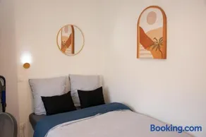 Chambre 4 confort avec cuisine, 10m2, salle de bain partagé avec une autre, parking facile - Image 3