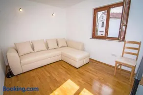 Holiday Home Dubi - Image 2