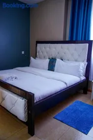 Kate Luxe Homes - 3 bedroom Unity homes along Ksm Eld highway - Image 5