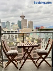 The Altitude with Mountain & City Views, Pool & Hot Tub - Image 2