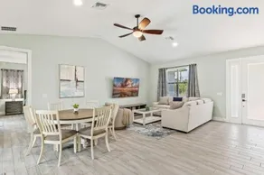 Coastal Pool Retreat Minutes to Bonita Beach - Image 4
