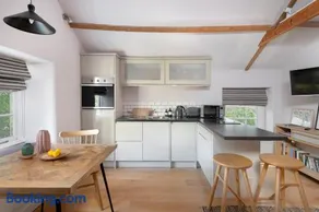 The Hayloft by Black Door Stays - Image 3