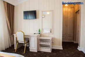 Hotel Grand Aristocrate - Image 5