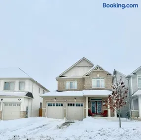 Short Term Cozy Stay in Beautiful Fergus - Image 1