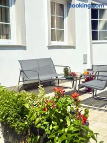 Apartment Thermea with Private Sauna & Jacuzzi - Image 3
