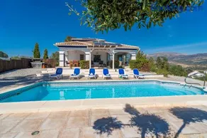 Las Alondras stunning lake views - Image 2