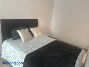Scandpoint-H7 Apartment close to Airport, shopping and City Centre - Image 4
