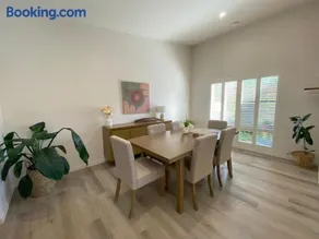 Charming Beach Getaway - Image 4