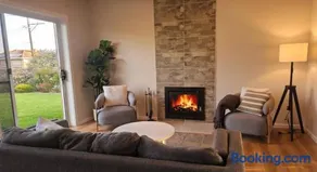 Just Renovated - Kingscote Seaside Retreat - Image 1