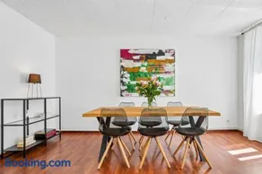 Spacious Apartment in Central Luzern - Image 3
