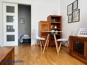 Warm and Cozy Mossy Apartment in the Center - Image 2