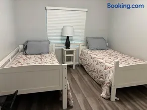 Country home Near Purdue sleeps 6 - Image 3