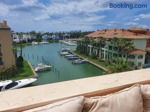 Remodeled 3BR 3BA 9Bed Waterfront Penthouse - Image 1