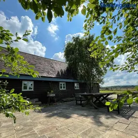 House on the Brooks Self catering Holiday let South Downs West Sussex Sleeps 14 - Image 3