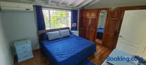 Cheerful 2 - Bedroom Townhouse with free parking in New Kingston - Image 3