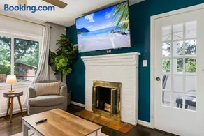 Hapeville Hideaway - Relaxing yard, airport nearby - Image 3